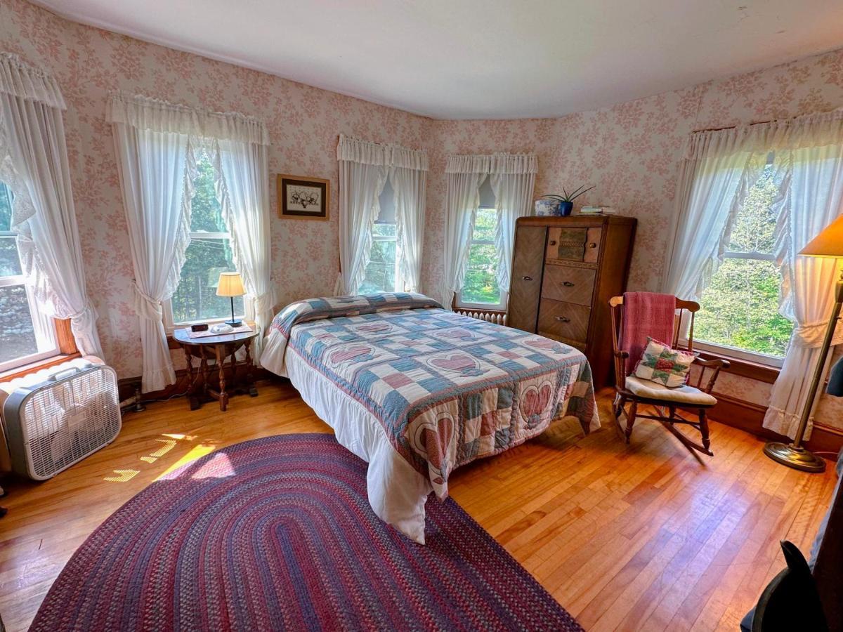Private 2 Bedrooms And 1 Bathroom In Grand Victorian Home In The Heart Of The Whiite Mountains! Great Host Whitefield Εξωτερικό φωτογραφία