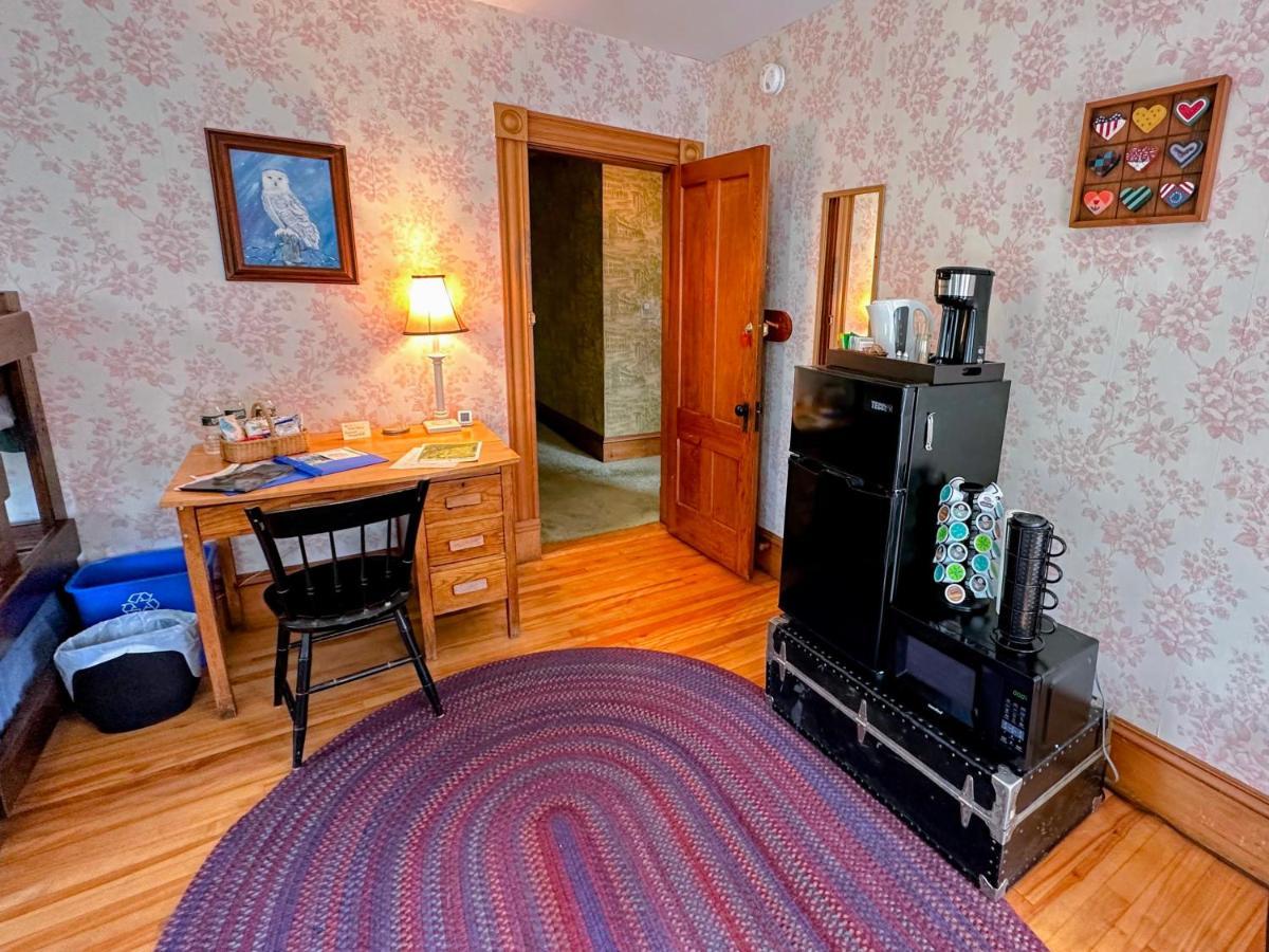 Private 2 Bedrooms And 1 Bathroom In Grand Victorian Home In The Heart Of The Whiite Mountains! Great Host Whitefield Εξωτερικό φωτογραφία